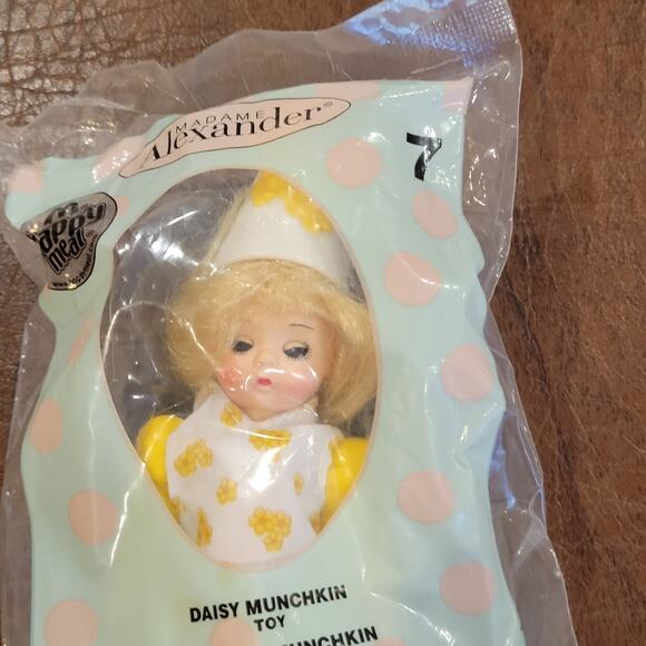 Madame Alexander Daisy Munchkin Doll #1 Wizard Of Oz Mcdonalds Happy Meal Toy - Picture 3 of 6